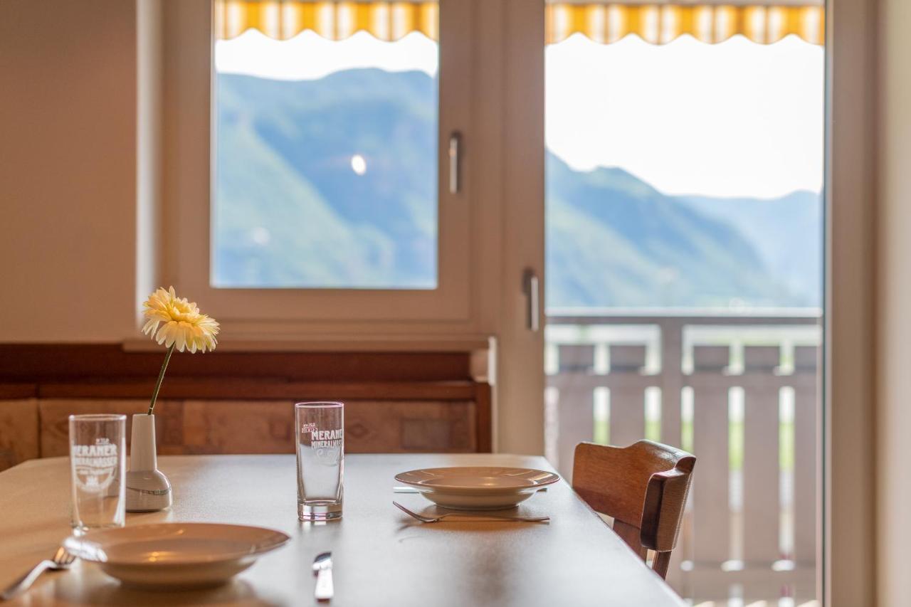 Haus Stolz Bed & Breakfast Appiano Sulla Strada Del Vino Luaran gambar