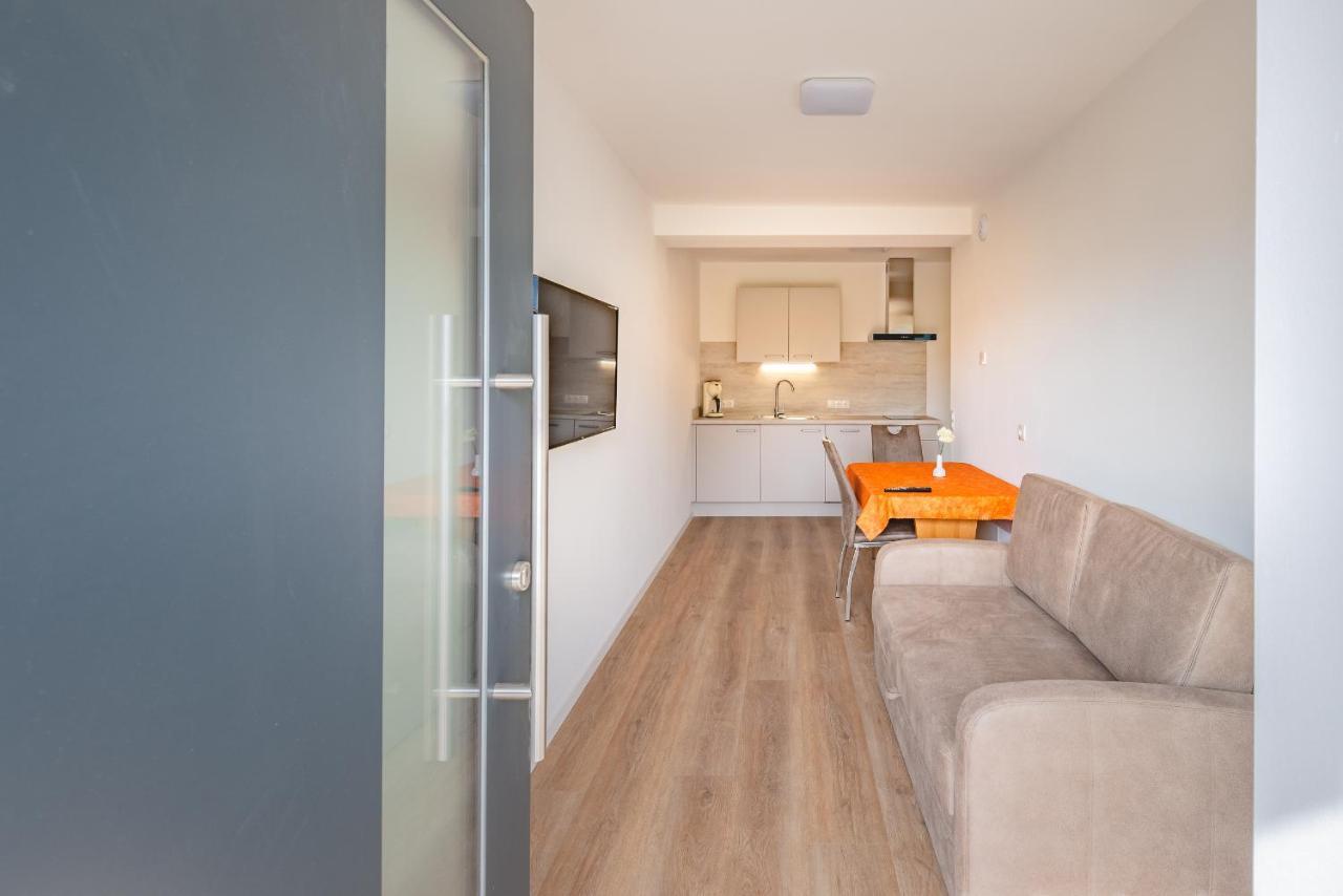 Haus Stolz Bed & Breakfast Appiano Sulla Strada Del Vino Luaran gambar